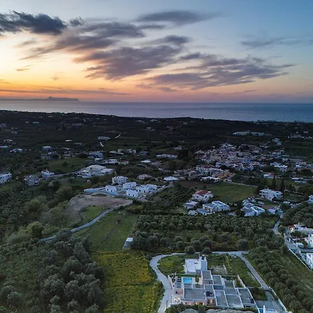 Lynx - Sculpted In Light & Nature By Etouri Villa *