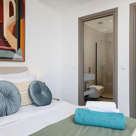 Lynx - Sculpted In Light & Nature By Etouri 레팀노