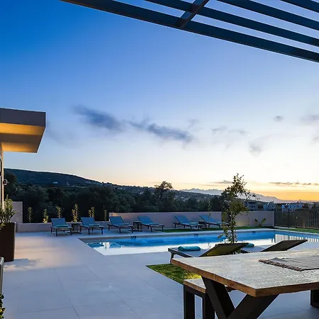 Lynx - Sculpted In Light & Nature By Etouri *