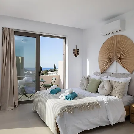 Lynx - Sculpted In Light & Nature By Etouri Resmo