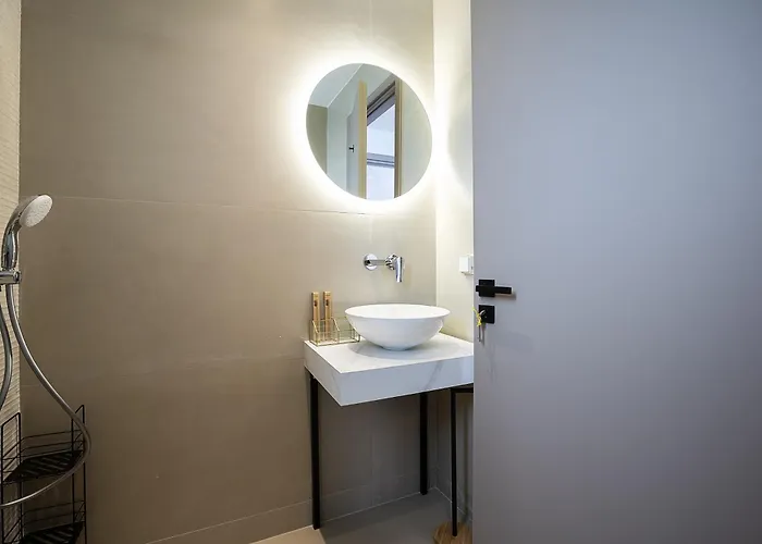 Lynx - Sculpted In Light & Nature By Etouri Вилла