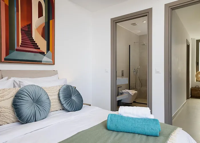 Lynx - Sculpted In Light & Nature By Etouri Ретимно