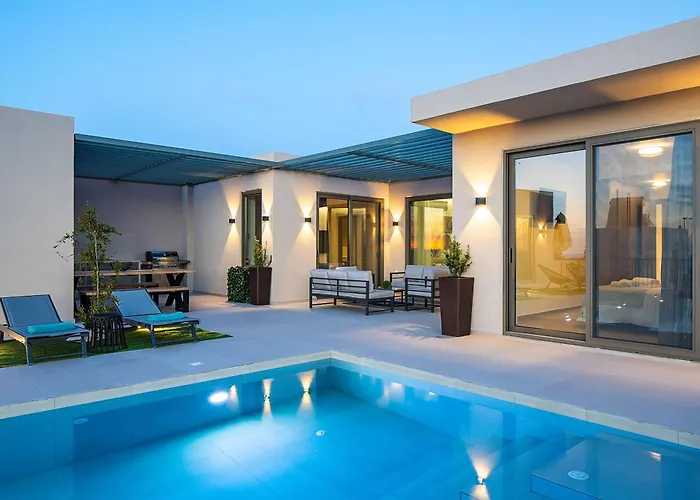 Lynx - Sculpted In Light & Nature By Etouri