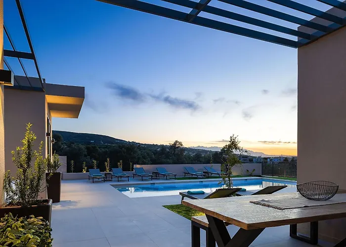 Lynx - Sculpted In Light & Nature By Etouri *