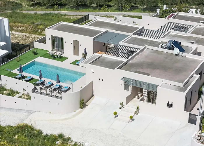 Villa Lynx - Sculpted In Light & Nature By Etouri