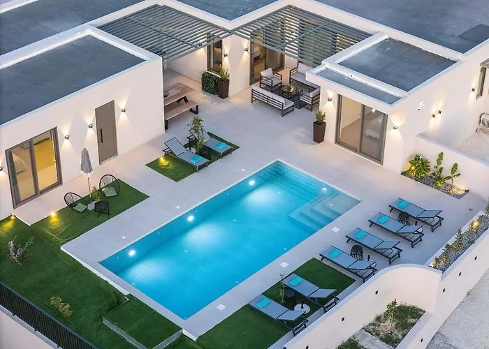 Lynx - Sculpted In Light & Nature By Etouri * Ретимно