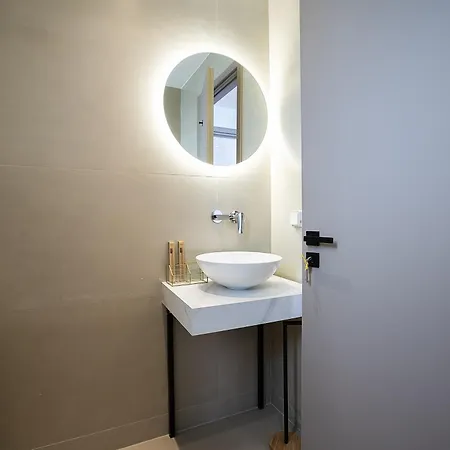 Lynx - Sculpted In Light & Nature By Etouri 别墅