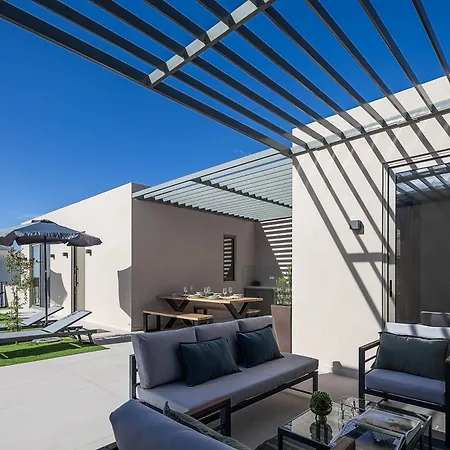 Lynx - Sculpted In Light & Nature By Etouri *