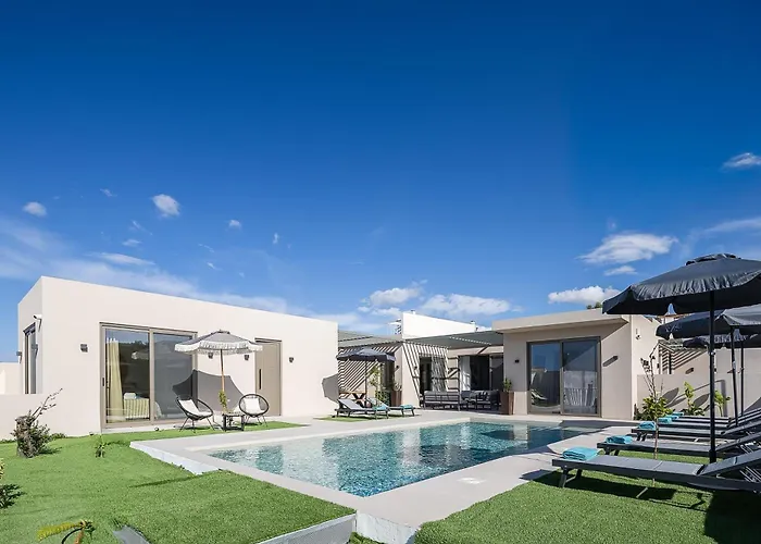 Lynx - Sculpted In Light & Nature By Etouri *