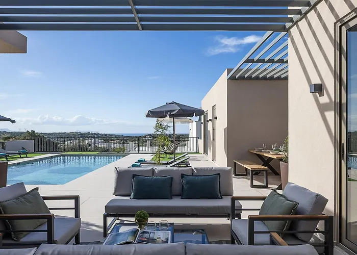 Lynx - Sculpted In Light & Nature By Etouri Rethymno (Crete)