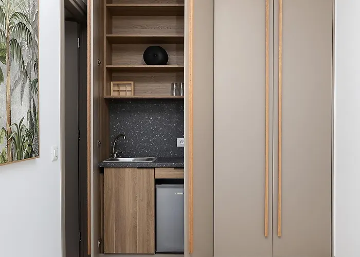 Lynx - Sculpted In Light & Nature By Etouri * Rethymno (Crete)