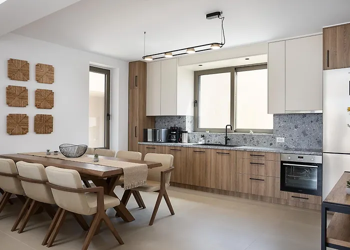 Villa Lynx - Sculpted In Light & Nature By Etouri