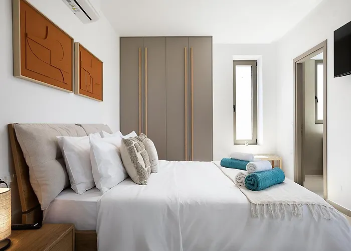 Lynx - Sculpted In Light & Nature By Etouri Villa Rethymno