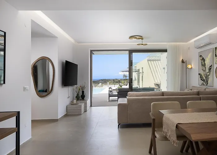 Villa Lynx - Sculpted In Light & Nature By Etouri