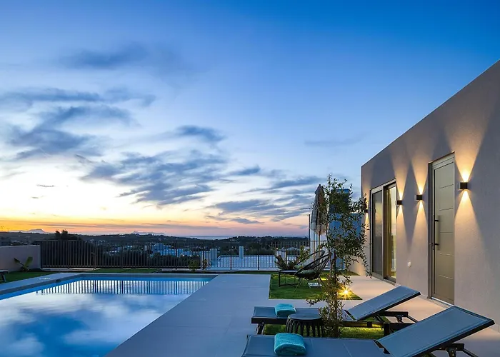 Villa Lynx - Sculpted In Light & Nature By Etouri *